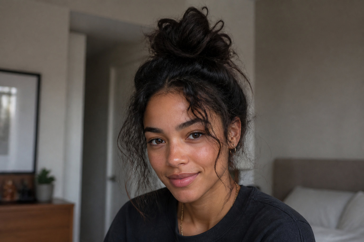 2. Le chignon décoiffé messy bun en trois gestes